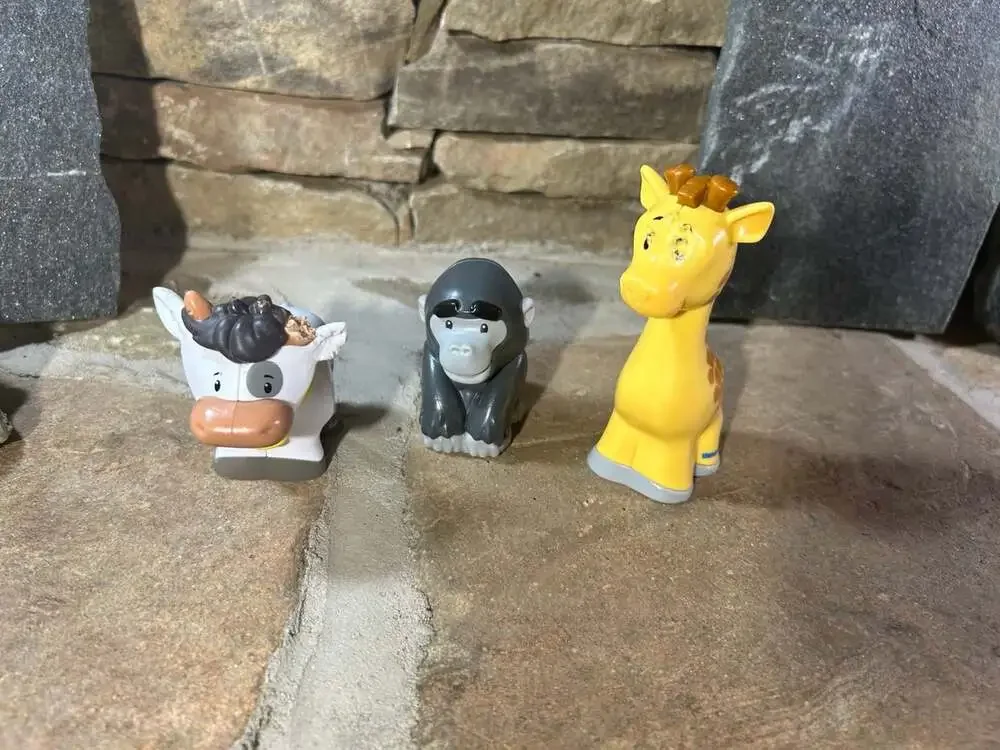 Fisher Price Little People Giraffe,Gorilla and Cow Safari Animals READ